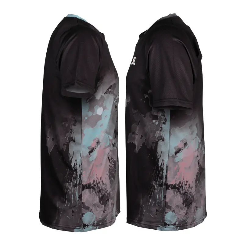 RN-10157_06_BLACK-02.webp